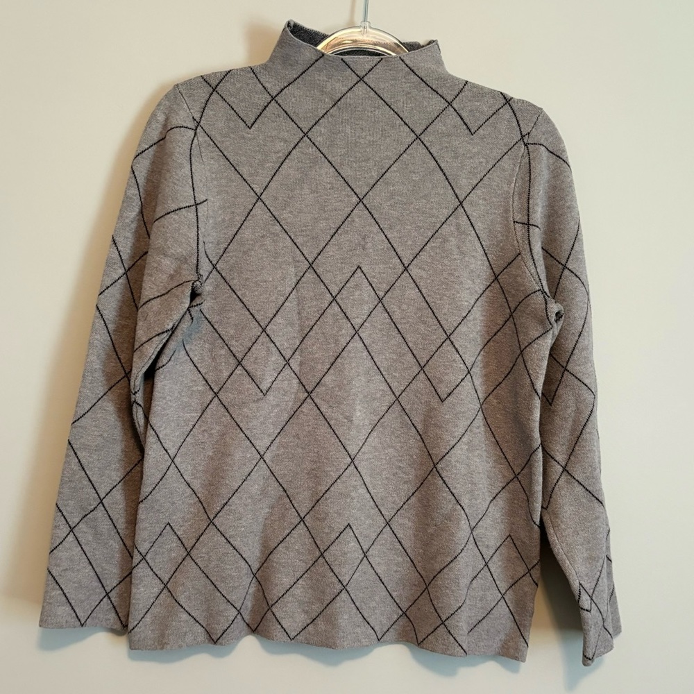 Tahari Women's Sweater Large Gray Black Knit Mock Neck Plaid / Geometric Pattern